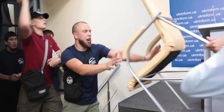 Троє співробітників Укрінформу постраждали під час нападу