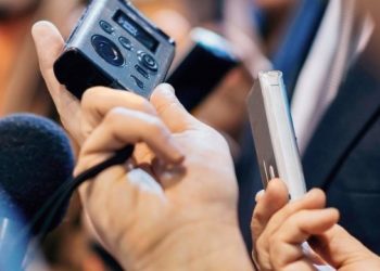 Влада має засудити поділ журналістів на “правильних” і “неправильних”