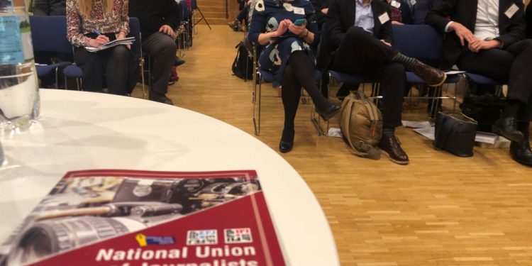 Реагування на гібридні загрози є «порятунком демократії», – експерти Євросоюзу