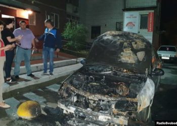 Міжнародна та Європейська федерації журналістів закликали розслідувати підпал авто «Схем» і можливе стеження за журналістом Ткачем