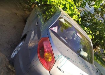 Черкаському журналістові облили зеленкою авто. Він пов’язує це із серією своїх розслідувань