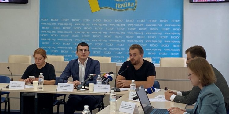 Президент не має допустити, щоб в Україні законом «Про медіа» «закручували гайки», – учасники дискусії в НСЖУ