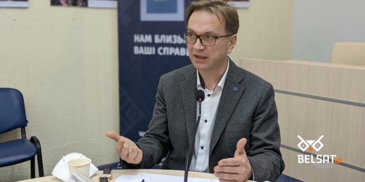 «ЗА ПРАВДУ БЕЗ АРЕШТІВ». БЕЛСАТ ТА НСЖУ провели круглий стіл солідарності