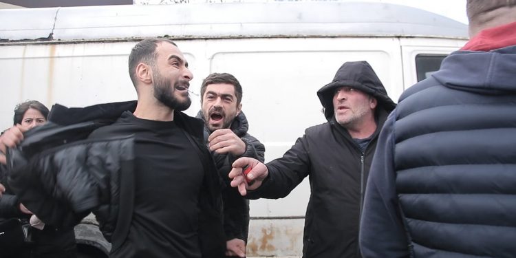 Нападника на журналістів в Одесі засудили до 2 років