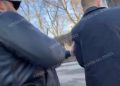 В аеропорту Дніпра з ножем напали на журналістів “Української правди”