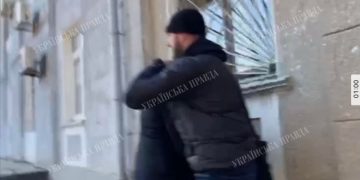 Поліцейські вручили підозри трьом особам за напад на журналістів «Української правди»